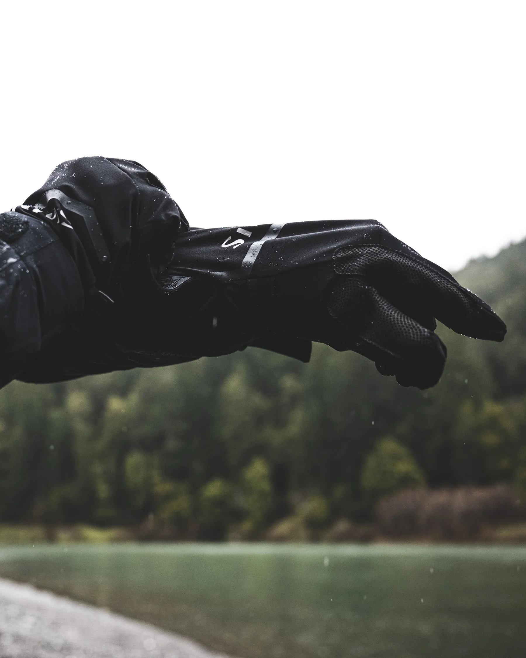 ProDry™ GORE-TEX Fishing Glove + Liner - Image 4